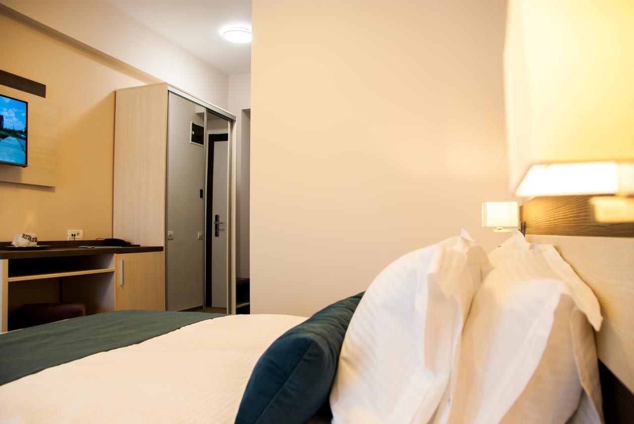 Hotel Milano Blue Mamaia Buitenkant foto