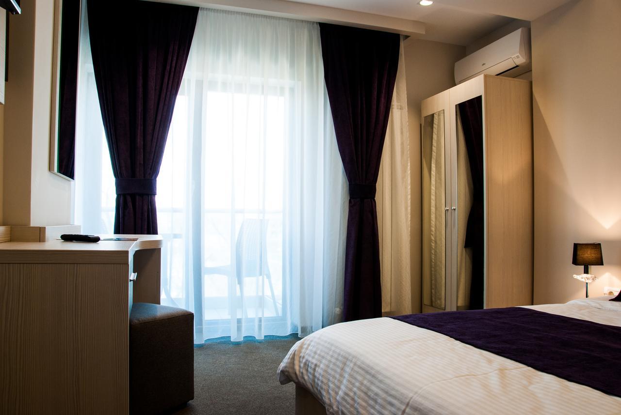 Hotel Milano Blue Mamaia Buitenkant foto