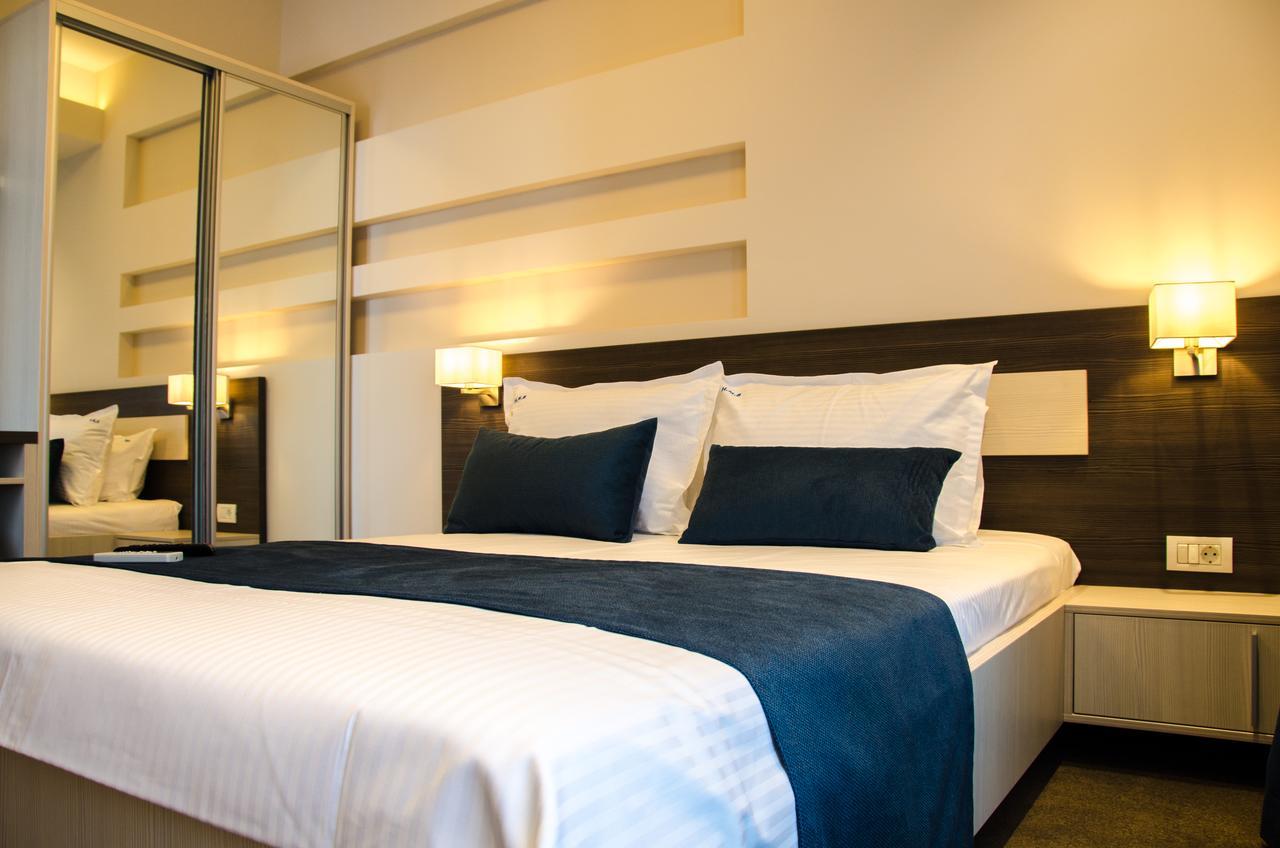 Hotel Milano Blue Mamaia Buitenkant foto